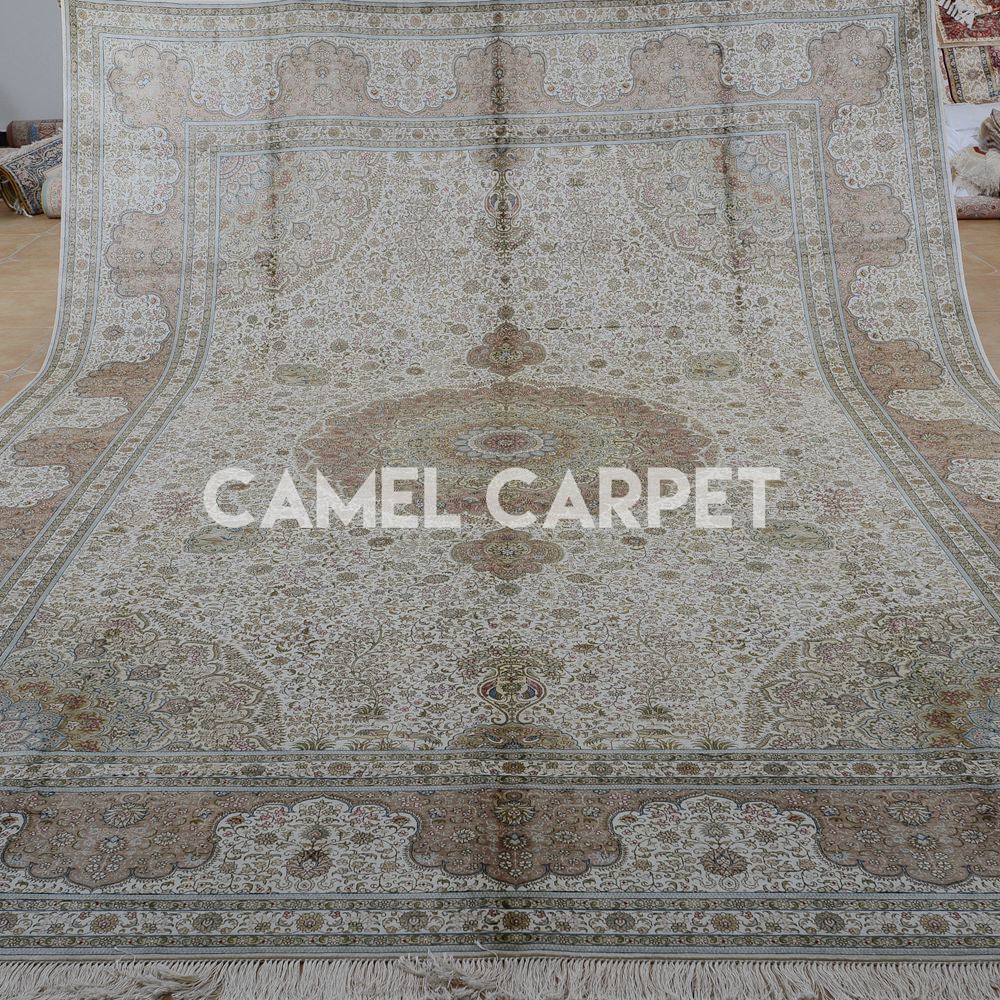 Traditional Persian White Bedroom Rug.jpg